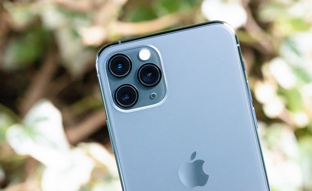 Can You Fix a Cracked iPhone Camera Lens? Cost by Model
